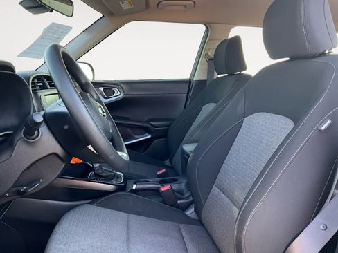 Used 2020 Kia Soul S FWD image 11