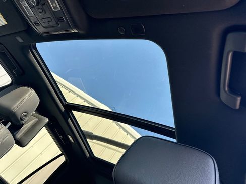 Used 2021 GMC Yukon Denali w/ Denali Ultimate Package image 35