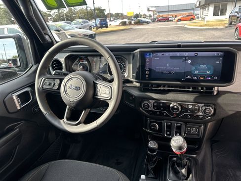 Used 2024 Jeep Wrangler Sport S image 14