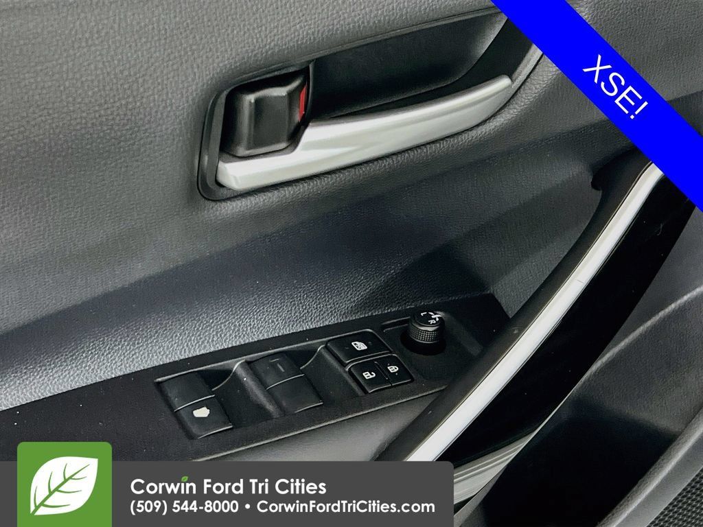 Used 2025 Toyota Corolla XSE FWD image 12