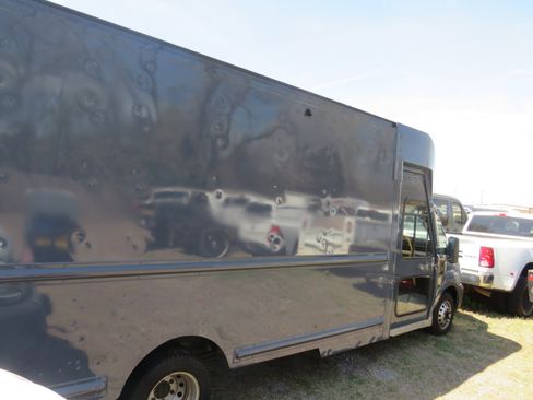 Used 2021 Ford Transit 350 DRW image 5