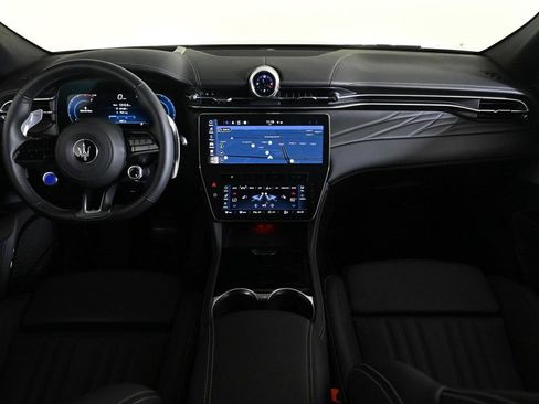 Used 2025 Maserati Grecale Modena image 9