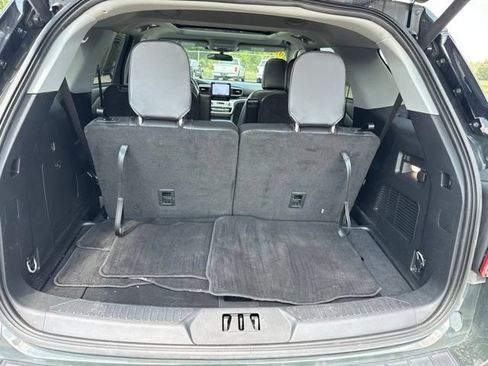 Certified 2023 Ford Explorer XLT w/ Equipment Group 202A AWD/4WD image 8