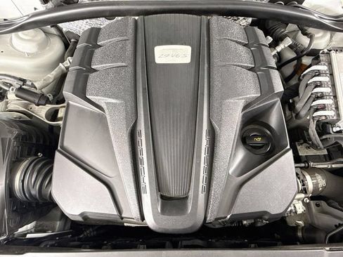 Used 2024 Porsche Macan S AWD/4WD image 30