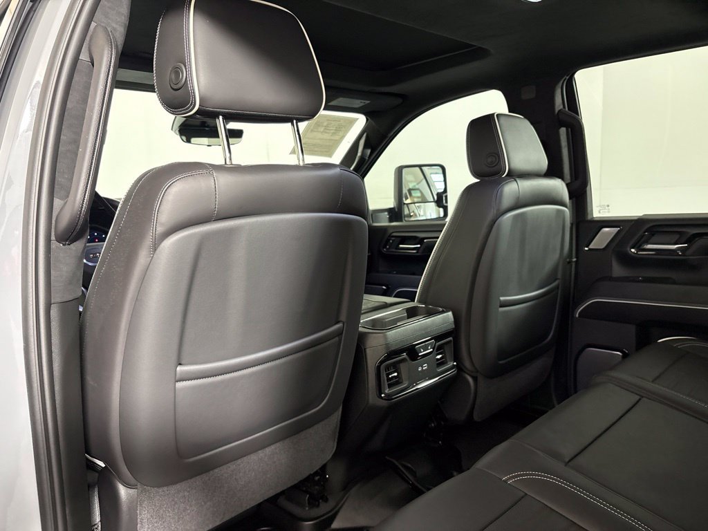 Used 2025 GMC Sierra 2500 AT4X AWD/4WD image 30