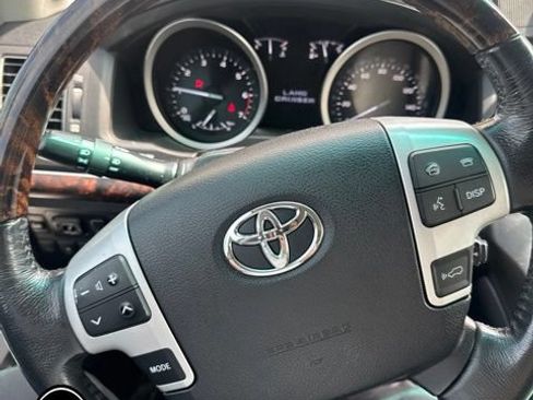 Used 2015 Toyota Land Cruiser AWD/4WD image 10