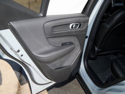 New 2026 Volvo XC40 B5 Ultra w/ Climate Package image 18