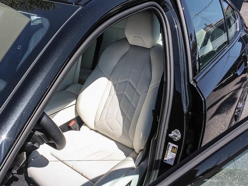 Used 2026 BMW 530i w/ M Sport Package RWD image 25