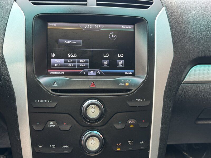 Used 2015 Ford Explorer XLT w/ Equipment Group 202A FWD image 24
