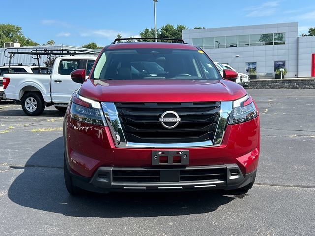 Certified 2024 Nissan Pathfinder SV w/ SV Premium Package AWD/4WD image 6