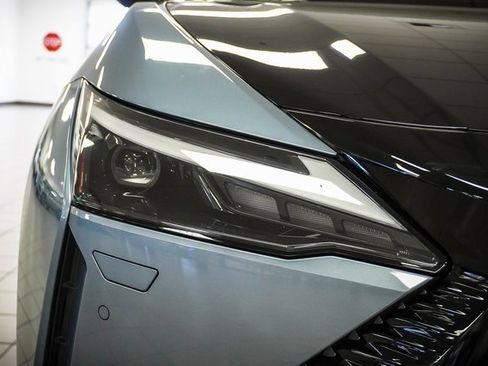 Used 2023 Lexus RZ 450e Premium w/ Accessory Package (Z1) image 29