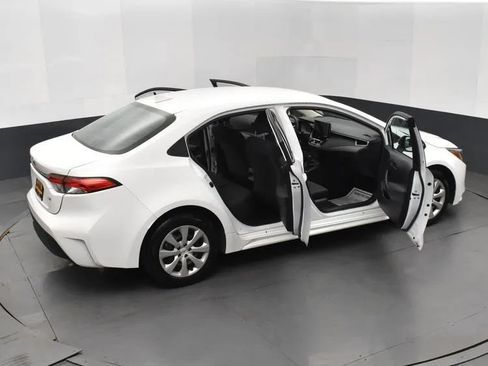 Used 2024 Toyota Corolla LE FWD image 6
