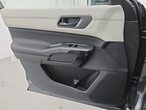 New 2025 Nissan Pathfinder SV image 27