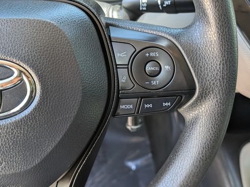 Used 2020 Toyota Corolla LE FWD image 20