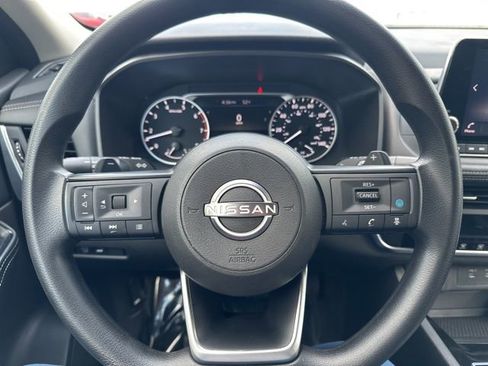 Used 2024 Nissan Rogue SV image 15