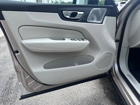Certified 2026 Volvo XC60 T8 Ultra w/ Climate Package AWD/4WD image 15