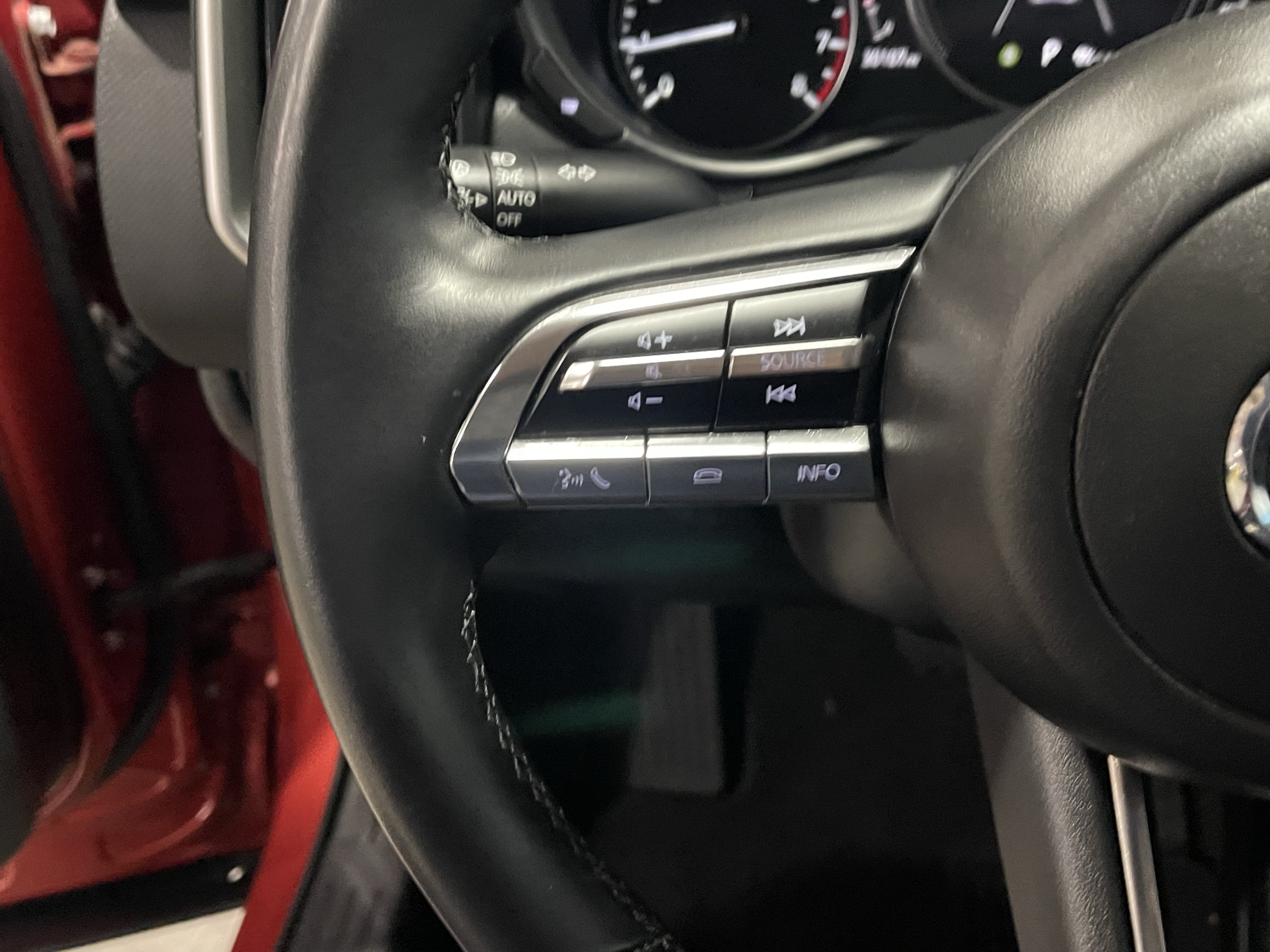 Used 2025 MAZDA CX-50 AWD 2.5 S w/ Premium Package image 22