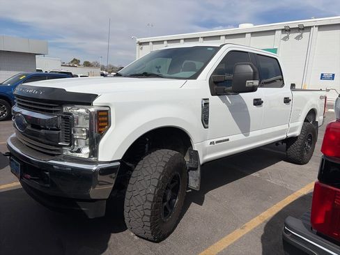 Used 2018 Ford F250 XLT image 1