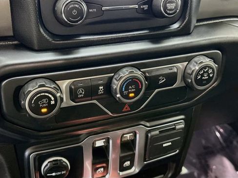Used 2019 Jeep Wrangler Sport AWD/4WD image 15