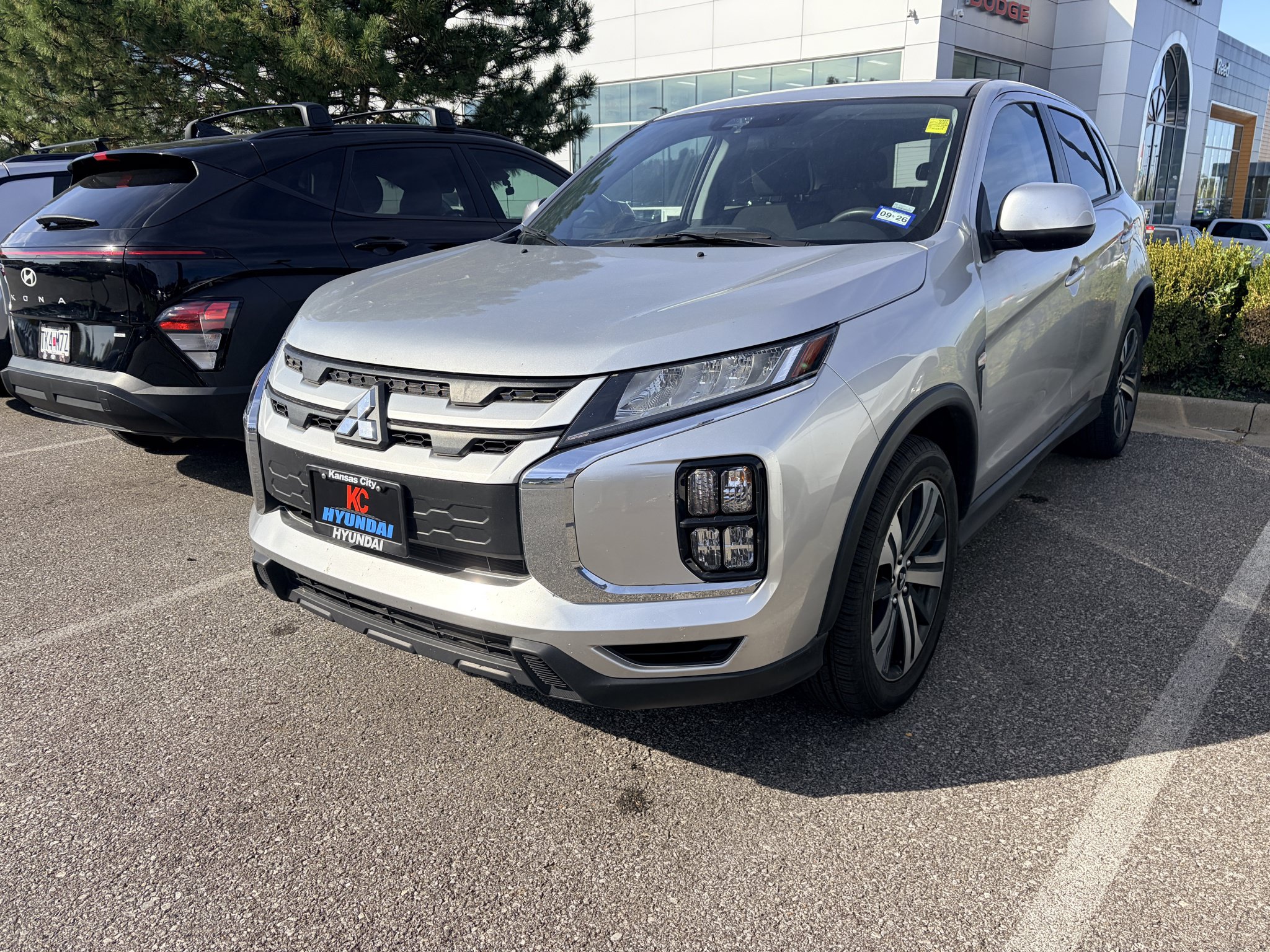 Used 2024 Mitsubishi Outlander Sport ES AWD/4WD image 1