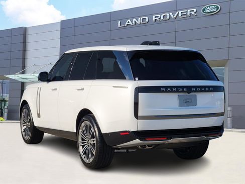 New 2025 Land Rover Range Rover SE image 4