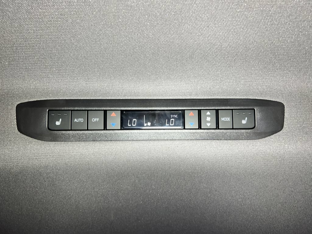 Used 2024 Toyota Sienna Platinum AWD/4WD image 30