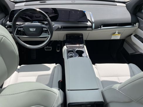 New 2026 Cadillac Vistiq Luxury image 19