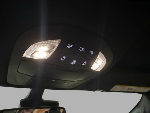 Used 2025 Chrysler Pacifica Select FWD image 23