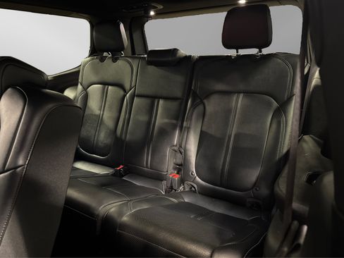 Used 2024 Jeep Wagoneer Series II w/ Flexible Seating Group image 41