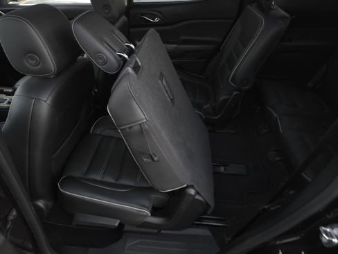 Used 2017 GMC Acadia Denali w/ Technology Package image 19