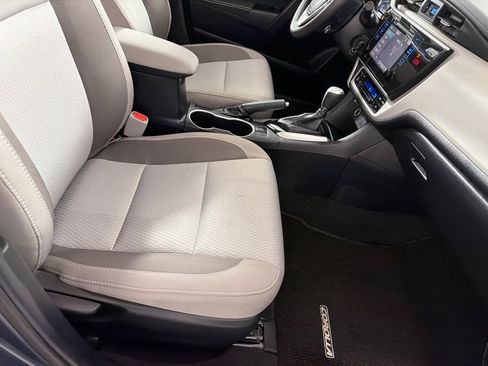 Used 2018 Toyota Corolla LE w/ LE Premium Package w/Moonroof FWD image 23