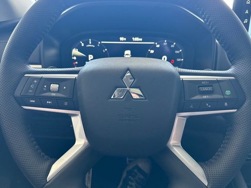 New 2025 Mitsubishi Outlander SEL image 22