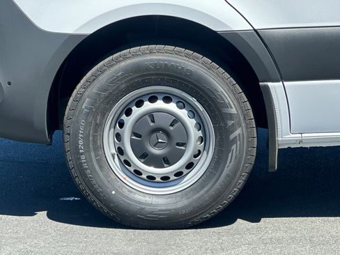 New 2025 Mercedes-Benz Sprinter 2500 image 25