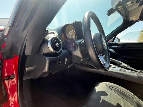 Used 2017 FIAT 124 Spider Lusso RWD image 14