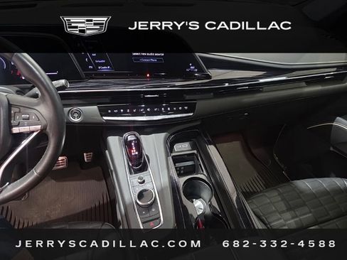 Used 2023 Cadillac Escalade ESV V image 10