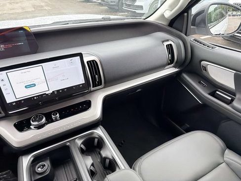 New 2026 Ford Expedition Active RWD image 15