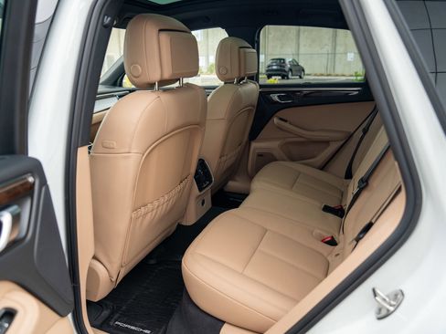 New 2026 Porsche Macan image 24