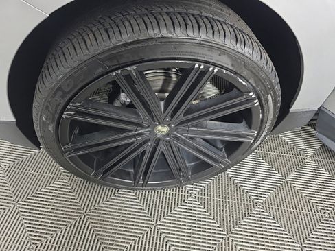 Used 2021 Chevrolet Equinox Premier image 10