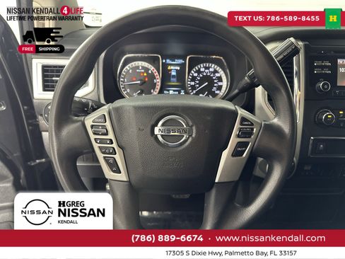 Used 2017 Nissan Titan SV image 18
