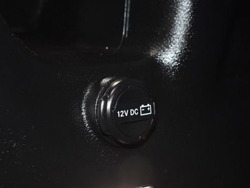 Used 2023 Jeep Wrangler Sport image 31