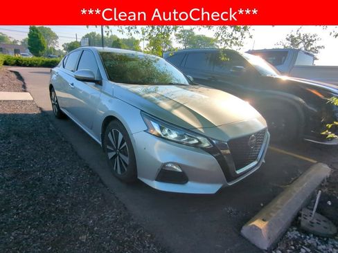 Used 2021 Nissan Altima 2.5 SV w/ SV Premium Package FWD image 3