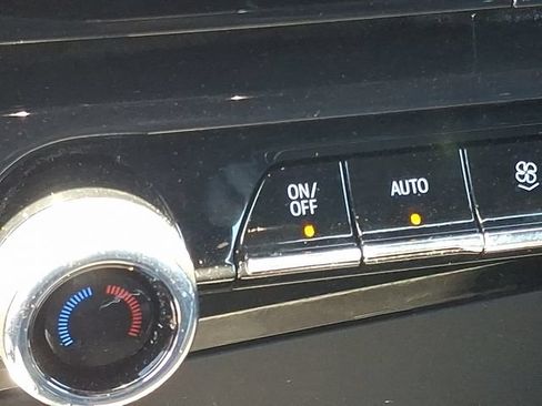 Used 2025 Chevrolet Suburban Z71 AWD/4WD image 19