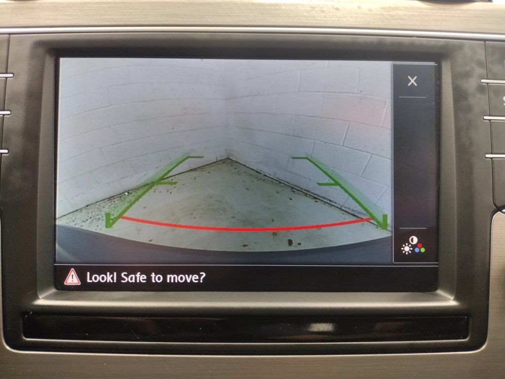 Used 2016 Volkswagen Golf SE FWD image 9