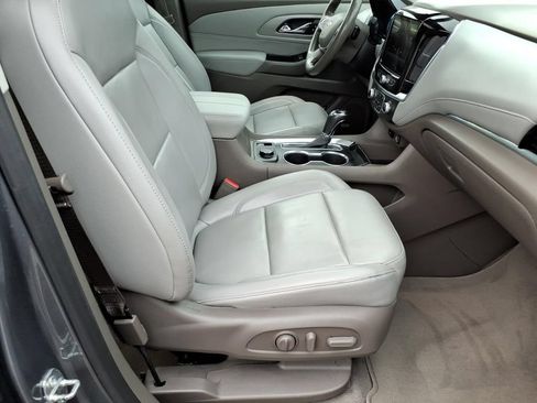 Used 2019 Chevrolet Traverse LT w/ LT Premium Package AWD/4WD image 8