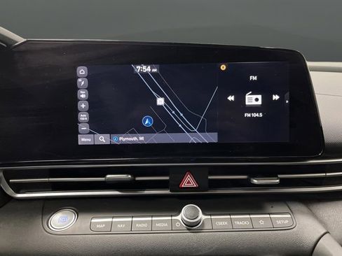 Used 2021 Hyundai Elantra Limited image 10