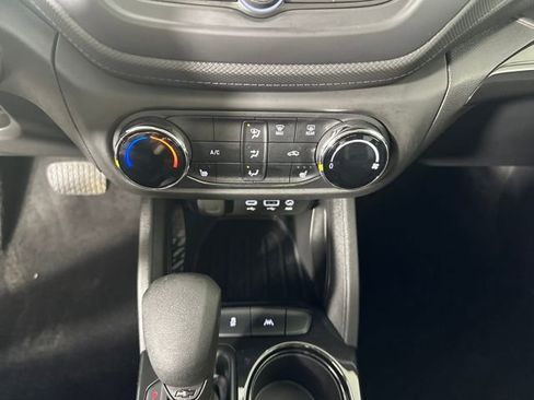 Used 2023 Chevrolet TrailBlazer LT image 31