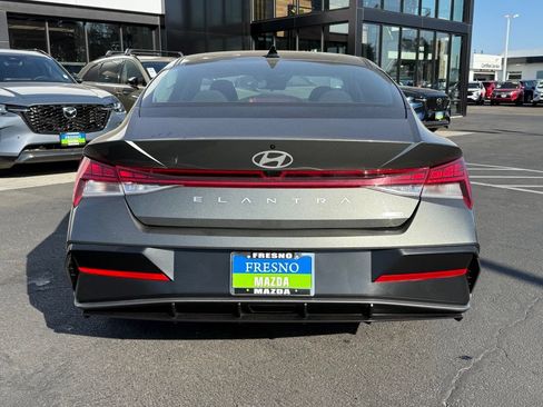 Used 2026 Hyundai Elantra Hybrid FWD image 10