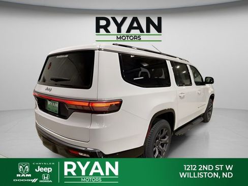 New 2026 Jeep Grand Wagoneer L Limited AWD/4WD image 9