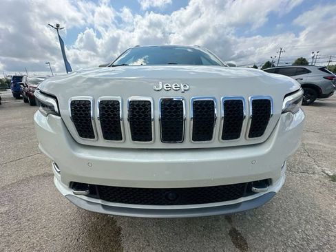 Used 2019 Jeep Cherokee Overland w/ Technology Group AWD/4WD image 34