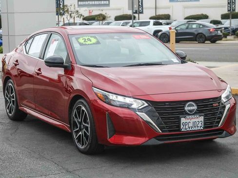 Certified 2024 Nissan Sentra SR w/ SR Premium Package image 4